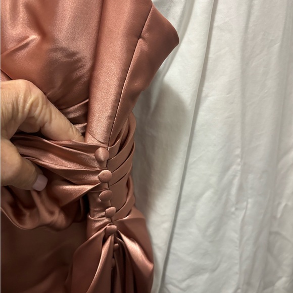 Gown - Picture 6 of 6